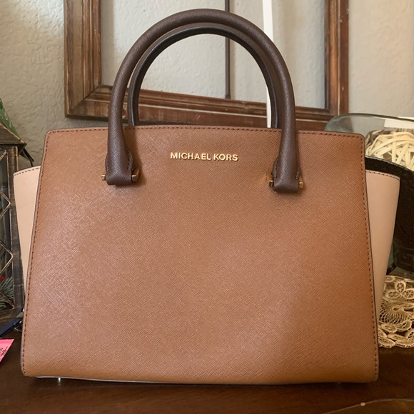 Beautiful medium Selma satchel ♥️ - Picture 5 of 7